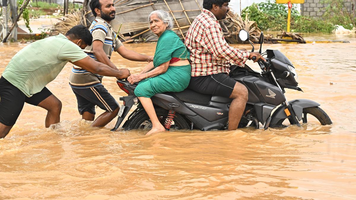 விஜயவாடாவில் ஏற்பட்ட வெள்ளம் மனிதனால் உருவாக்கப்பட்ட சோகமா? - Tamizhan Kural